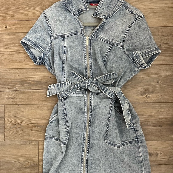 NWOT. Guess denim zipper dress. - Picture 3 of 5